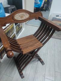 Sedia Savonarola in legno massiccio