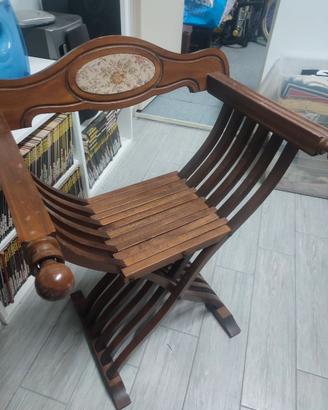 Sedia Savonarola in legno massiccio
