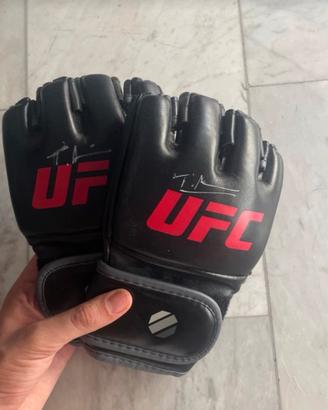 GUANTI UFC FIRMATI DA TOM ASPINALL CON PROVE