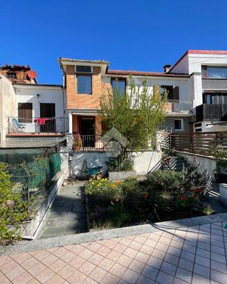 CASA SEMINDIPENDENTE A VILLAR DORA