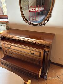 Camera matrimoniale in legno intarsiato