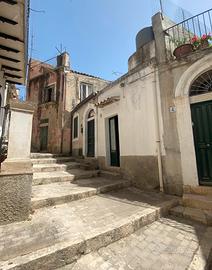 Casetta indipendente in centro Modica Bassa