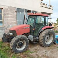 Trattore agricolo