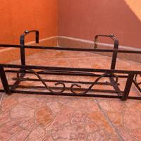 Quattro fioriere in ferro battuto