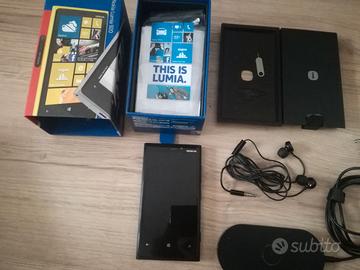 Smartphone Nokia Lumia 920 con ricarica wireless