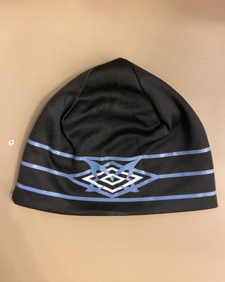 CAPPELLO CUFFIA COLLAB UMBRO X MERTRA BLU -NERO