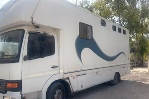 Camion trasporto cavalli