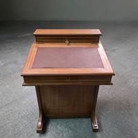 Davenport antico in legno noce stile classico