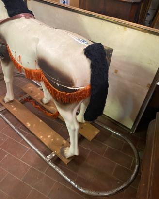 Cavallo a dondolo