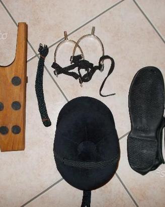 Abbigliamento e materiale equitazione