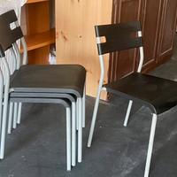 N. 4 sedie in metallo e plastica, impilabili