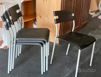 N. 4 sedie in metallo e plastica, impilabili