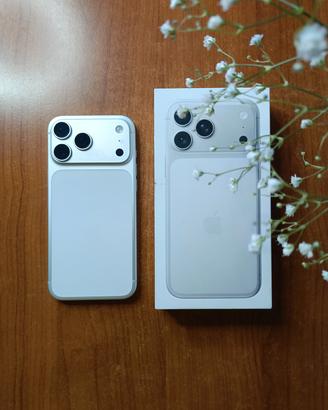 Iphone 17 Pro Max 256gb bianco ancora in garanzia