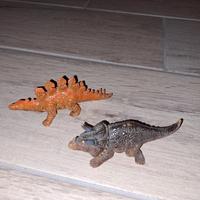Dinosauri in plastica