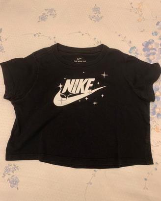 T-shirt ragazza Nike e Levis