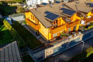 VILLA A SCHIERA A ISERA