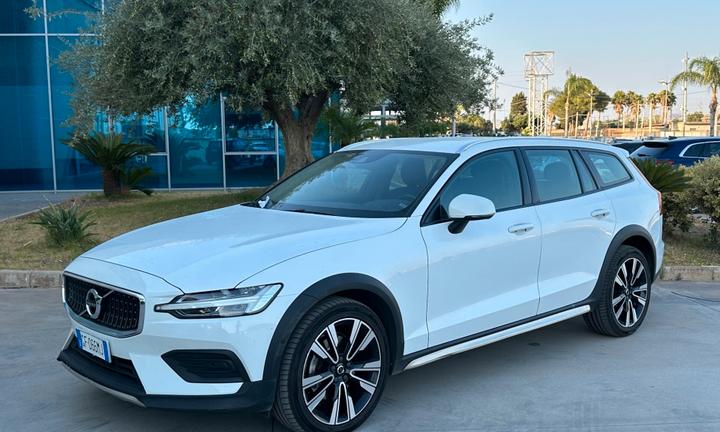 Volvo V60 Cross Country 2.0 Business T-Stock prezz