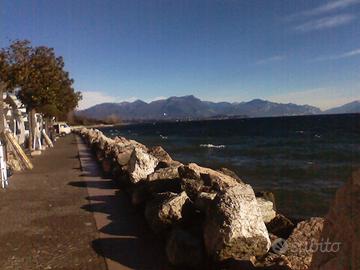 Lago di Garda con grande giardino privato