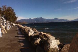 Lago di Garda con grande giardino privato
