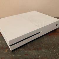 Xbox One S per parti di ricambio