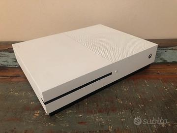 Xbox One S per parti di ricambio