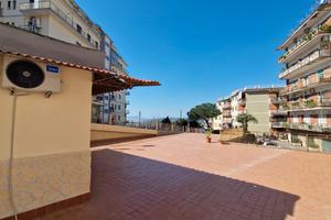 Via Caravaggio 2 vani con terrazzo a livello 200mq