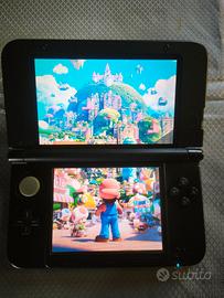 Nintendo 3DS XL console portatile retro game.