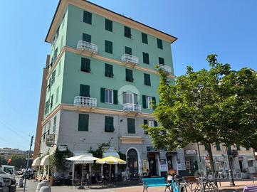 5 LOCALI A GENOVA