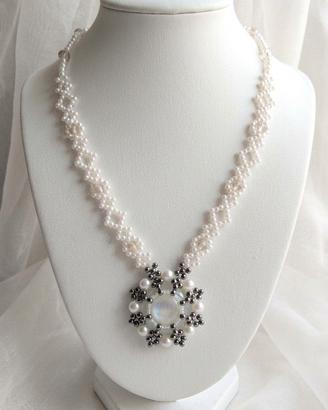 Collana bianca Vintage medaglione Pietre naturali