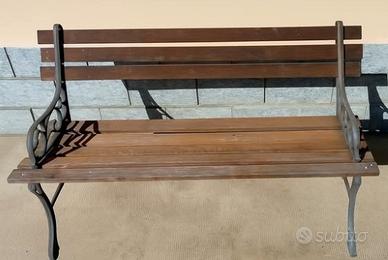 Panchina da giardino in legno e ferro battuto