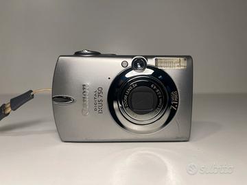 Canon IXUS 750 Digicam CCD Argento con caricatore