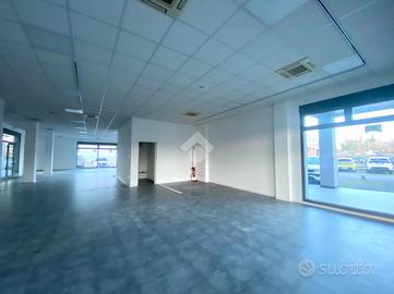 NEGOZIO A REGGIO NELL'EMILIA