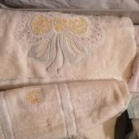 set asciugamano viso e bidet o ospiti