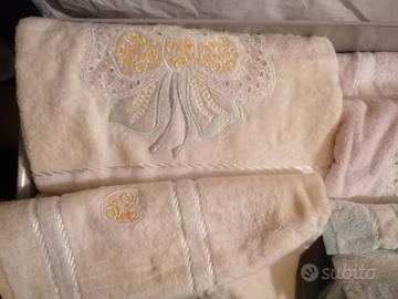 set asciugamano viso e bidet o ospiti