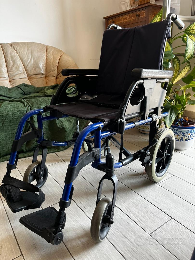 Sedia A Rotelle Pieghevole QUIRUMED - Leggera In Alluminio, Portata 120kg, Con Freni E Cintura - Foto 5