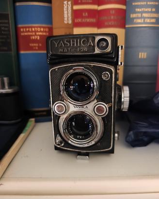 yashica mat 124