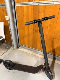 Monopattino elettrico NinebotE25E Segway