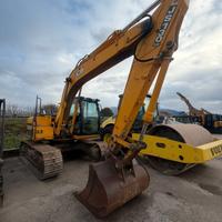 ESCAVATORE CINGOLATO JCB JS130LC