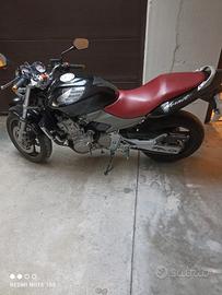 honda hornet  del 2004