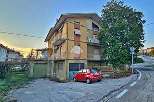 BIFAMILIARE A PESARO