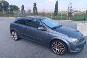 OPEL ASTRA GTC 1.9 CDTI 120cv coupé 