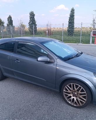 OPEL ASTRA GTC 1.9 CDTI 120cv coupé 