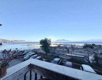 3 LOCALI A NAPOLI
