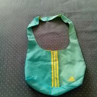 Borsa mare Adidas.