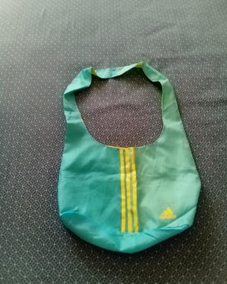 Borsa mare Adidas.