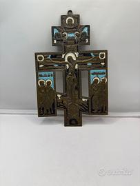 Crocifisso bronzo e smalti Russia centrale