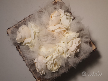 Scatola homemade con decorazioni fiori bricolage