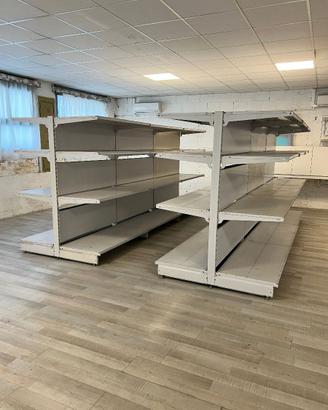 Scaffali in metallo a gondola autoportante