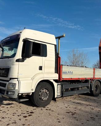 MAN TGA 26.480 con gru Fassi 3 assi