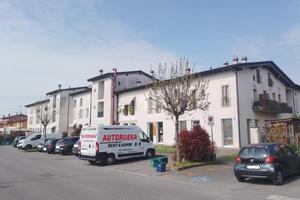 NEGOZIO A AZZANO MELLA